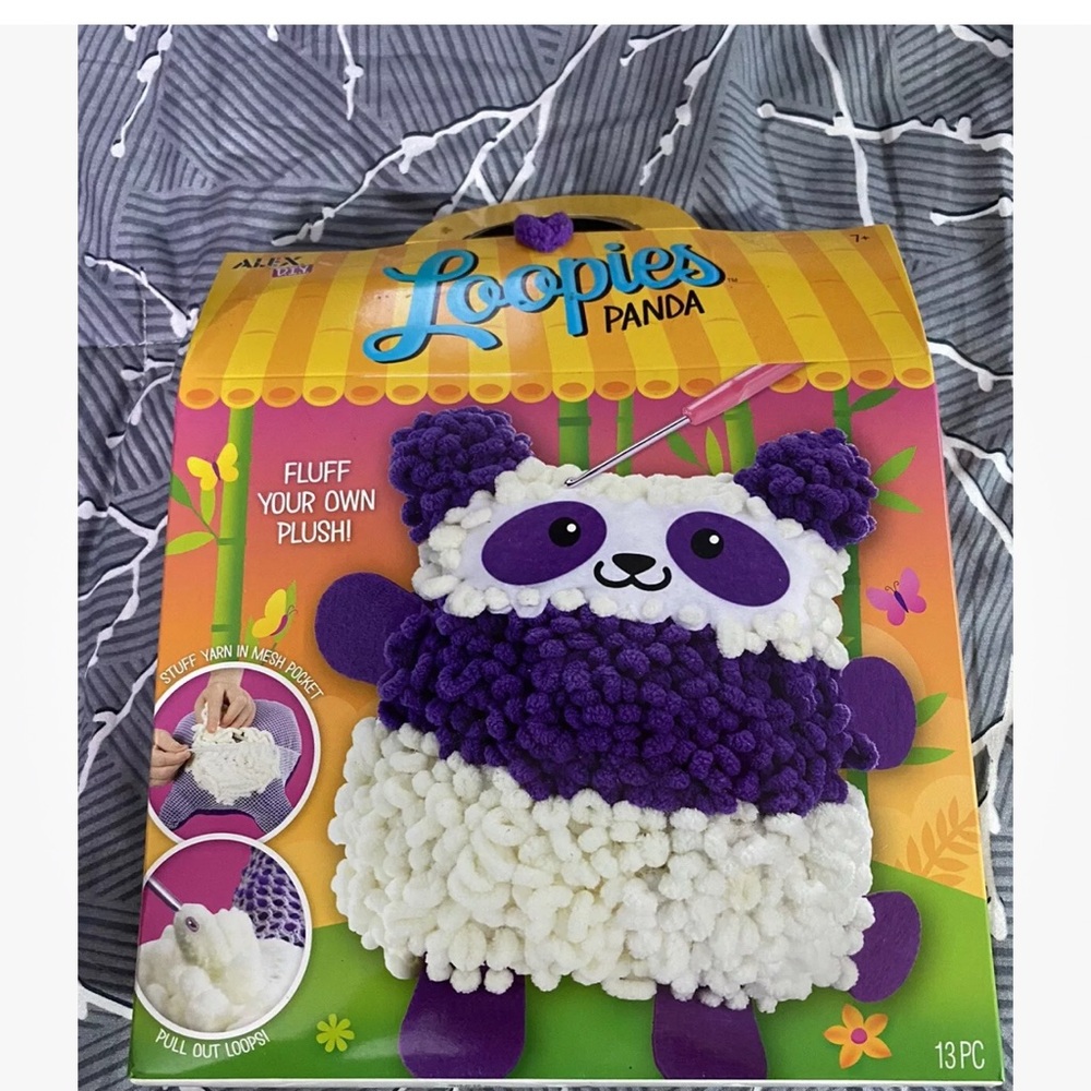 Alex D.I.Y. Loopies  Panda Plush Kids Craft Kit~New wear on box~Please see pics.